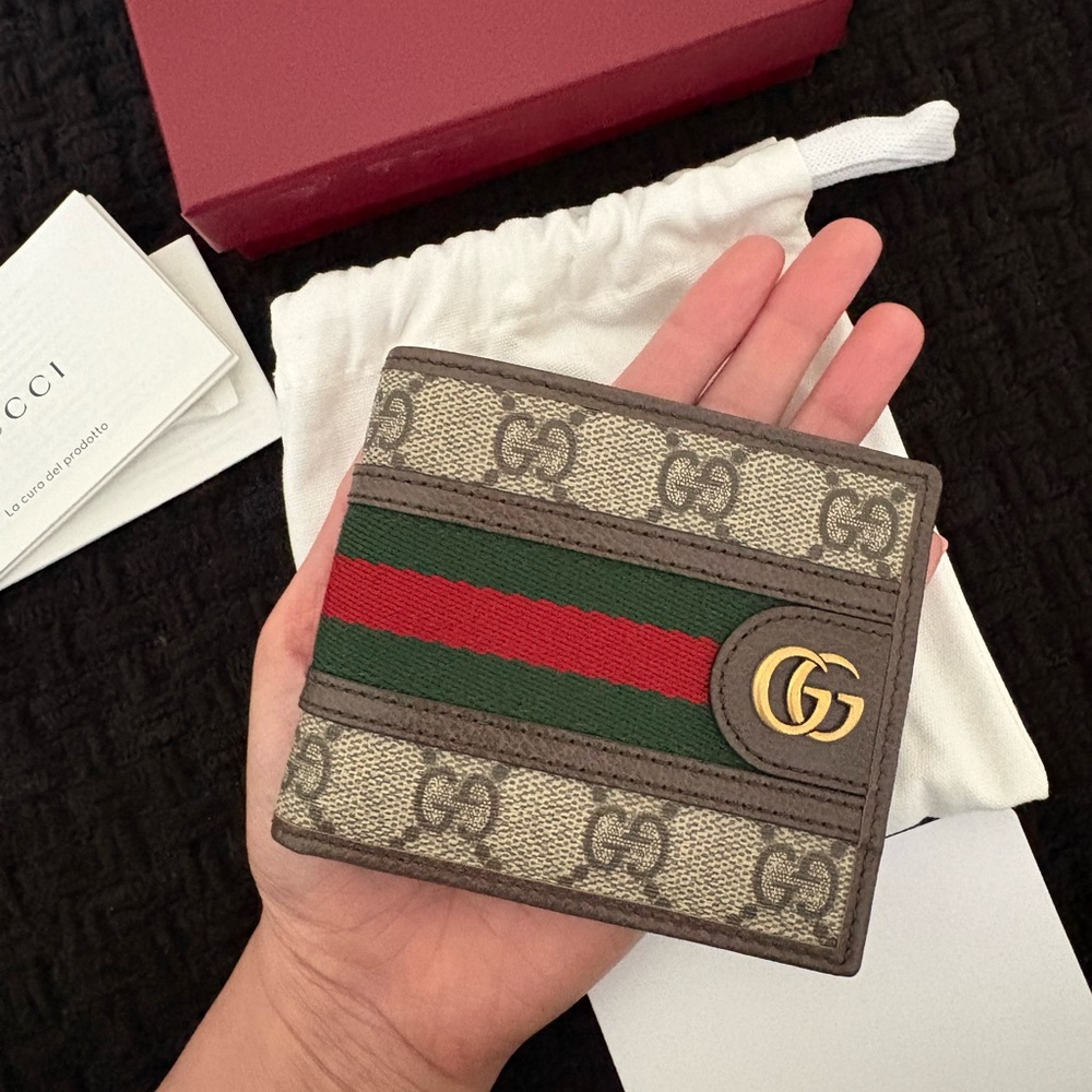 Gucci Beige and Red Stripe Card Holder - Picture 5 of 7